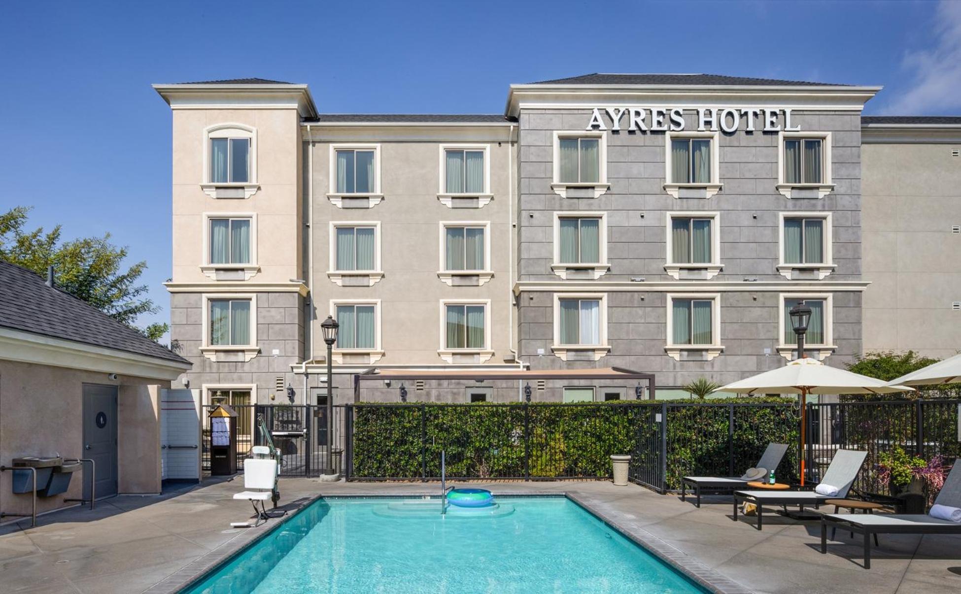 Ayres Hotel Huntington Beach/Fountain Valley Exterior photo